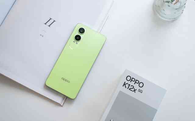 OPPO ra mắt smartphone 5G giá rẻ: Màn hình AMOLED 120Hz siêu sáng, camera 50MP, pin 5500mAh, giá từ 4,5 triệu đồng- Ảnh 2. OPPO ra mắt smartphone 5G giá rẻ: Màn hình AMOLED 120Hz siêu sáng, camera 50MP, pin 5500mAh, giá từ 4,5 triệu đồng- Ảnh 2.