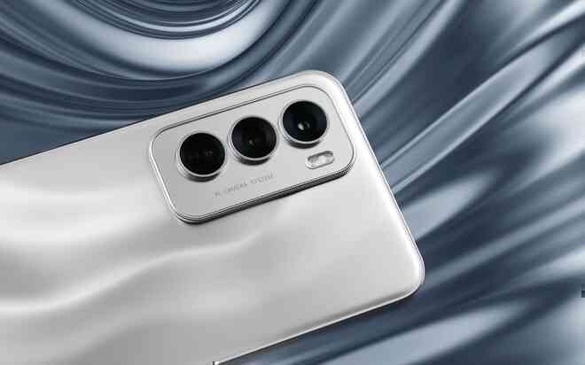 Chưa ra mắt, OPPO Reno12 đã có loạt ảnh cận cảnh: Thiết kế "mới mà cũ" với phong cách thời trang Y2K- Ảnh 2. Chưa ra mắt, OPPO Reno12 đã có loạt ảnh cận cảnh: Thiết kế "mới mà cũ" với phong cách thời trang Y2K- Ảnh 2.