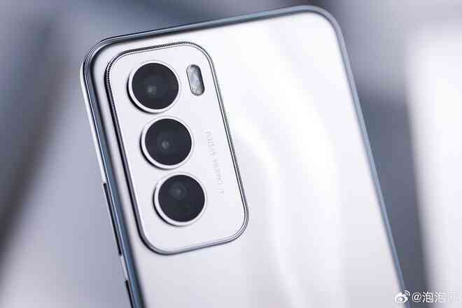 Chưa ra mắt, OPPO Reno12 đã có loạt ảnh cận cảnh: Thiết kế "mới mà cũ" với phong cách thời trang Y2K- Ảnh 16. Chưa ra mắt, OPPO Reno12 đã có loạt ảnh cận cảnh: Thiết kế "mới mà cũ" với phong cách thời trang Y2K- Ảnh 16.