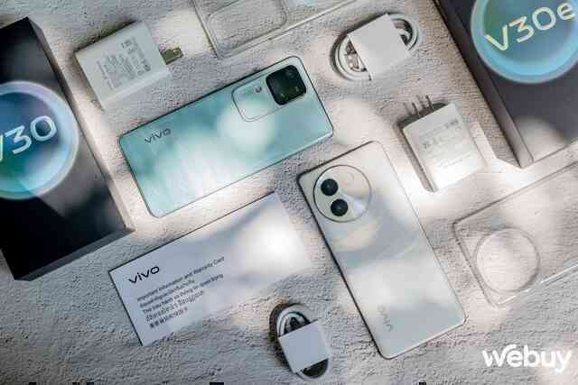 Cận cảnh vivo V30 Series: Thiết kế siêu mỏng ấn tượng, cắt bớt camera nhưng phóng to đèn trợ sáng liệu có tạo nên sự khác biệt?