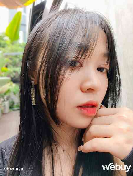Cận cảnh vivo V30 Series: Thiết kế siêu mỏng ấn tượng, cắt bớt camera nhưng phóng to đèn trợ sáng liệu có tạo nên sự khác biệt?- Ảnh 30. Cận cảnh vivo V30 Series: Thiết kế siêu mỏng ấn tượng, cắt bớt camera nhưng phóng to đèn trợ sáng liệu có tạo nên sự khác biệt?- Ảnh 30.