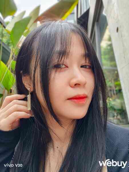 Cận cảnh vivo V30 Series: Thiết kế siêu mỏng ấn tượng, cắt bớt camera nhưng phóng to đèn trợ sáng liệu có tạo nên sự khác biệt?- Ảnh 31. Cận cảnh vivo V30 Series: Thiết kế siêu mỏng ấn tượng, cắt bớt camera nhưng phóng to đèn trợ sáng liệu có tạo nên sự khác biệt?- Ảnh 31.