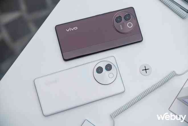 Cận cảnh vivo V30 Series: Thiết kế siêu mỏng ấn tượng, cắt bớt camera nhưng phóng to đèn trợ sáng liệu có tạo nên sự khác biệt?- Ảnh 42. Cận cảnh vivo V30 Series: Thiết kế siêu mỏng ấn tượng, cắt bớt camera nhưng phóng to đèn trợ sáng liệu có tạo nên sự khác biệt?- Ảnh 42.