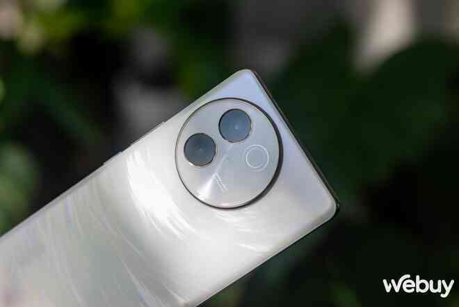 Cận cảnh vivo V30 Series: Thiết kế siêu mỏng ấn tượng, cắt bớt camera nhưng phóng to đèn trợ sáng liệu có tạo nên sự khác biệt?- Ảnh 49. Cận cảnh vivo V30 Series: Thiết kế siêu mỏng ấn tượng, cắt bớt camera nhưng phóng to đèn trợ sáng liệu có tạo nên sự khác biệt?- Ảnh 49.