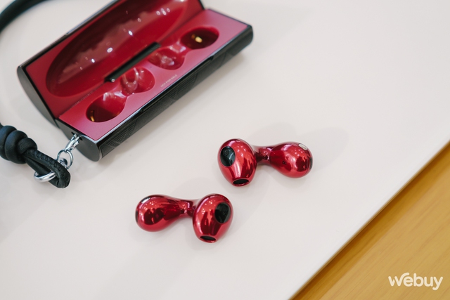 Trên tay bộ đôi Huawei MateBook X Pro và FreeBuds Lipstick 2: Thiết bị công nghệ dành cho người yêu cái đẹp- Ảnh 14. Trên tay bộ đôi Huawei MateBook X Pro và FreeBuds Lipstick 2: Thiết bị công nghệ dành cho người yêu cái đẹp- Ảnh 14.