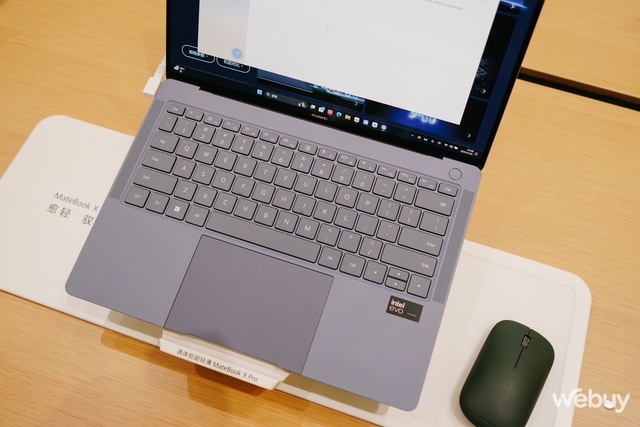 Trên tay bộ đôi Huawei MateBook X Pro và FreeBuds Lipstick 2: Thiết bị công nghệ dành cho người yêu cái đẹp- Ảnh 6. Trên tay bộ đôi Huawei MateBook X Pro và FreeBuds Lipstick 2: Thiết bị công nghệ dành cho người yêu cái đẹp- Ảnh 6.