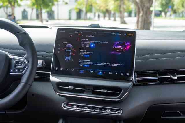 VinFast VF 7 đi 600km rẻ hơn 150 triệu so với giá mới, người bán khẳng định đây là chiếc cũ đầu tiên trên thị trường- Ảnh 5. VinFast VF 7 đi 600km rẻ hơn 150 triệu so với giá mới, người bán khẳng định đây là chiếc cũ đầu tiên trên thị trường- Ảnh 5.