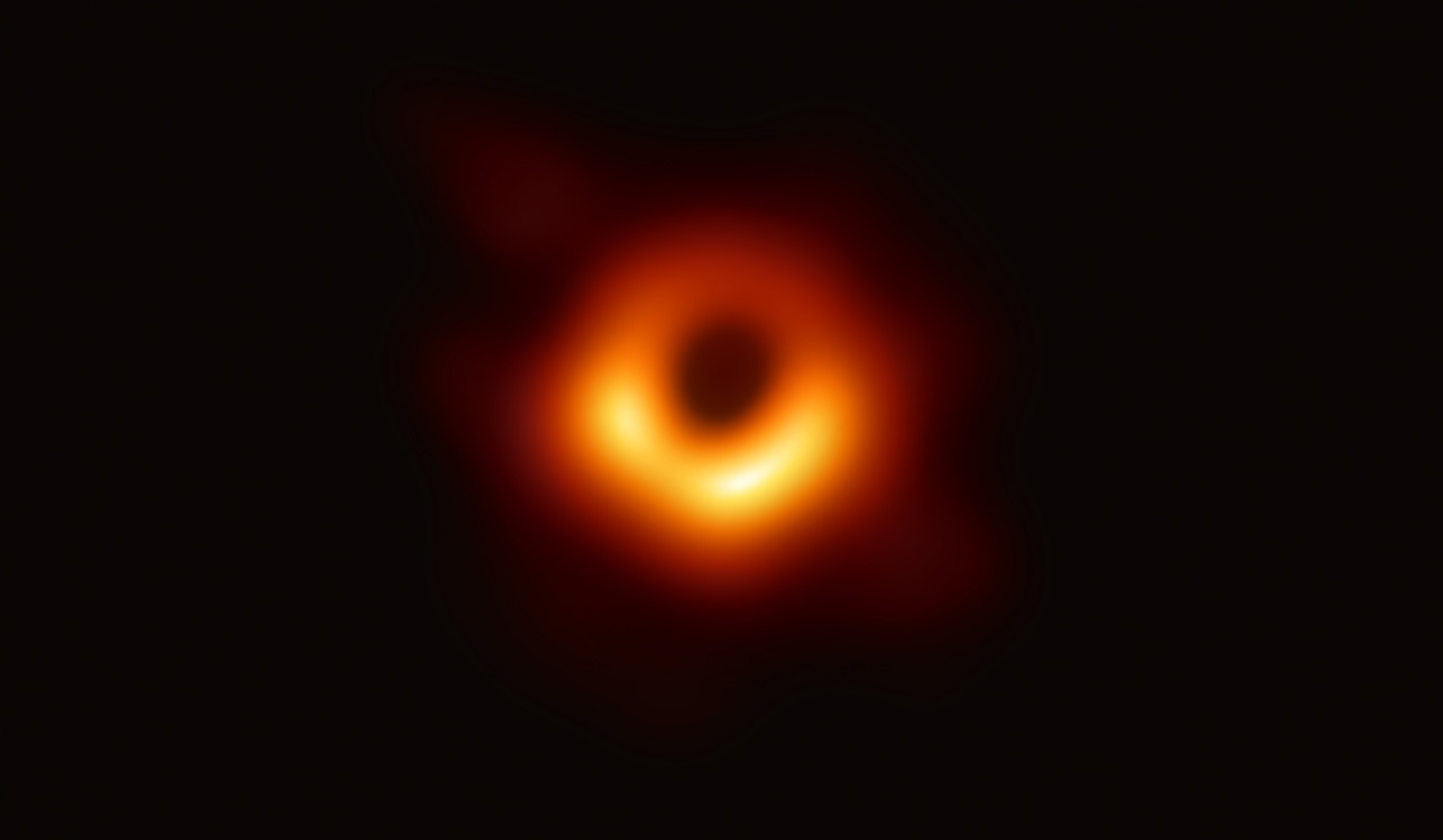 Einstein lại đúng: nghiên cứu mới cho thấy quanh lỗ đen tồn tại một “vùng trũng” đặc biệt