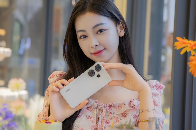 Smartphone Xiaomi chơi game "quốc dân" có thêm màu mới: Đẹp như iPhone- Ảnh 11. Smartphone Xiaomi chơi game "quốc dân" có thêm màu mới: Đẹp như iPhone- Ảnh 11.