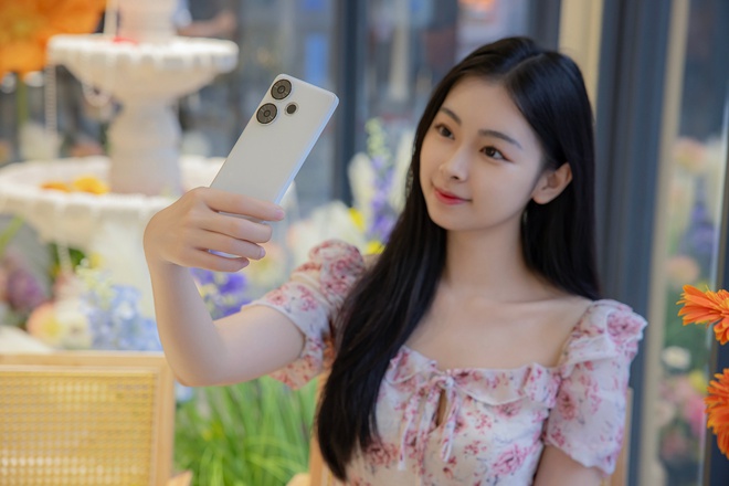 Smartphone Xiaomi chơi game "quốc dân" có thêm màu mới: Đẹp như iPhone- Ảnh 10. Smartphone Xiaomi chơi game "quốc dân" có thêm màu mới: Đẹp như iPhone- Ảnh 10.