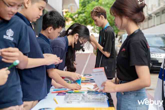 Xe buýt SFT "cập bến", chính thức phát động cuộc thi Solve for Tomorrow 2024 khu vực phía nam- Ảnh 4. Xe buýt SFT "cập bến", chính thức phát động cuộc thi Solve for Tomorrow 2024 khu vực phía nam- Ảnh 4.