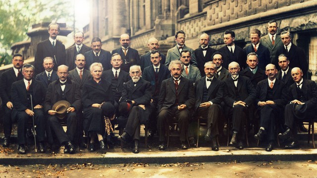 Albert Einstein có ý gì khi nói 'Mọi thứ đều đã được xác định, cả sự bắt đầu lẫn sự kết thúc'?- Ảnh 3. Albert Einstein có ý gì khi nói 'Mọi thứ đều đã được xác định, cả sự bắt đầu lẫn sự kết thúc'?- Ảnh 3.