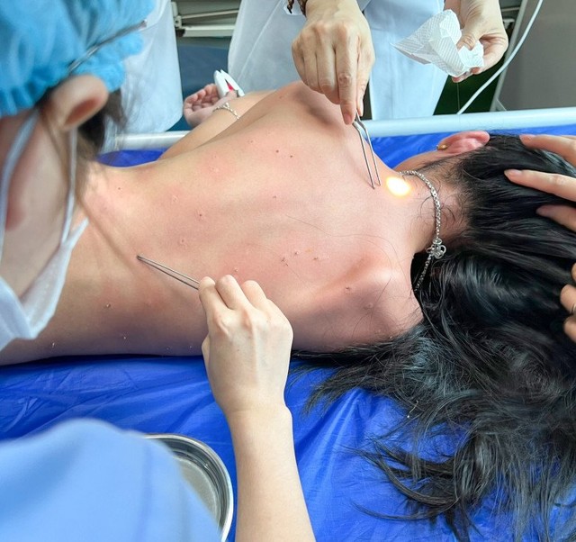 Vụ ong đốt người ở Hải Phòng: Tuyệt đối đừng la hét, đừng xua tay, chuyên gia nói bạn chỉ nên làm duy nhất một điều này- Ảnh 3. Vụ ong đốt người ở Hải Phòng: Tuyệt đối đừng la hét, đừng xua tay, chuyên gia nói bạn chỉ nên làm duy nhất một điều này- Ảnh 3.