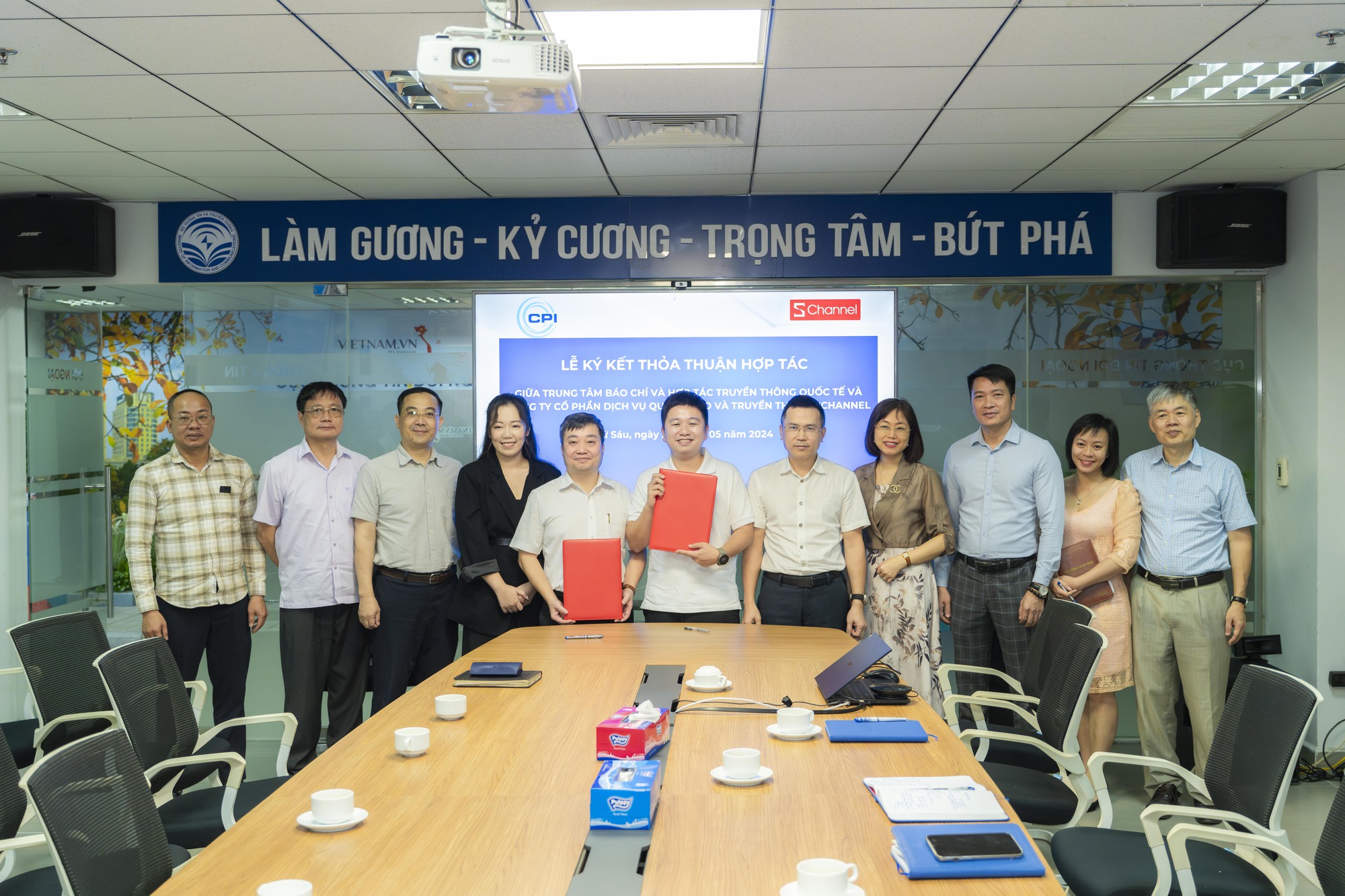 Trung tâm Báo chí và Hợp tác Quốc tế chính thức hợp tác với Schannel, cam kết nâng tầm nội dung số Việt