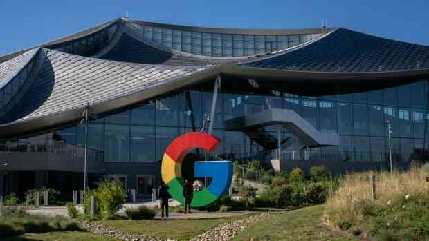Google lặp lại nỗi sợ 13 năm trước: Hoảng loạn làm AI, cho rằng bất kỳ dự án nào liên quan đến trí tuệ nhân tạo cũng đều 'rất tuyệt'