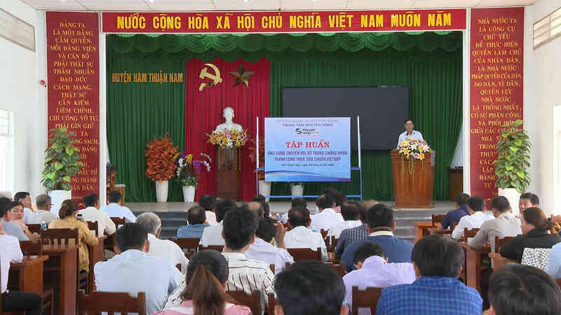 Tập huấn chuyển đổi số trong sản xuất thanh long VietGAP