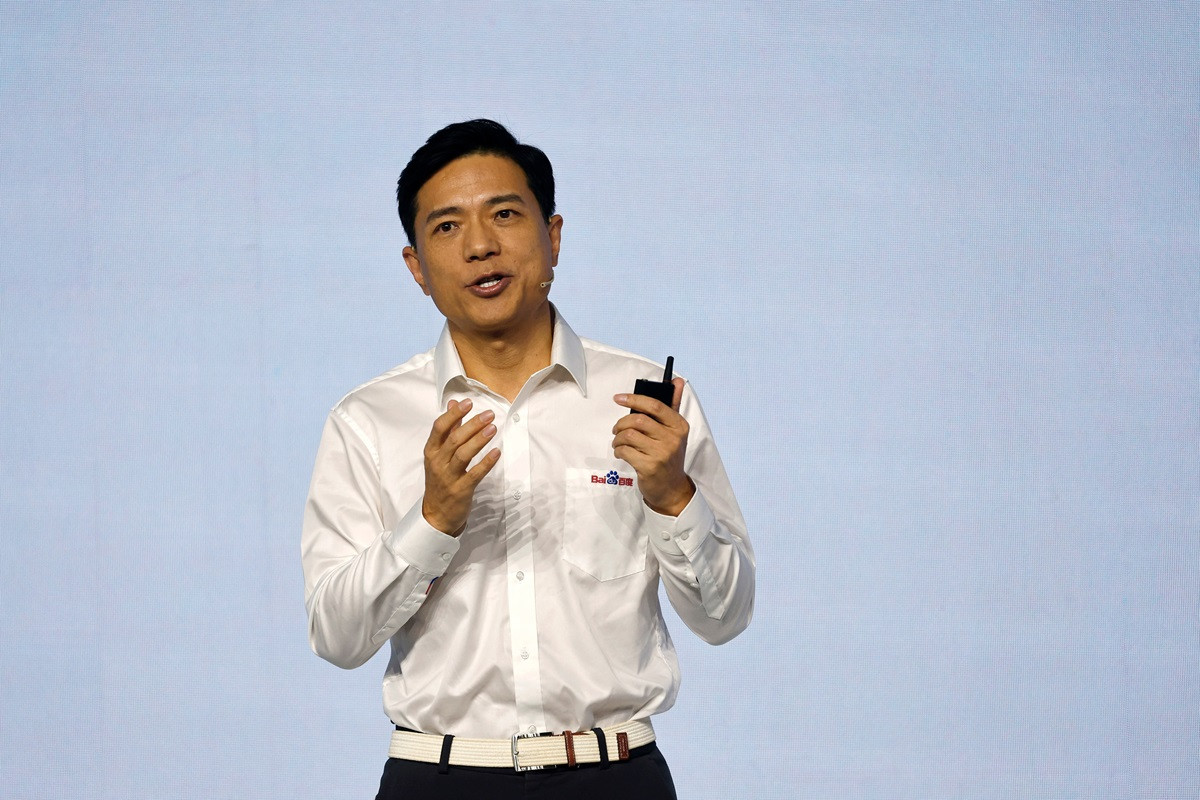 CEO Baidu: 10 năm nữa sẽ có AI thông minh hơn con người