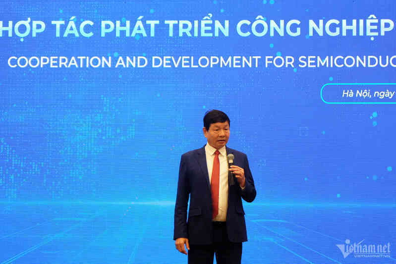 Thay vì làm nông nghiệp, người Việt hãy chuyển sang làm chip