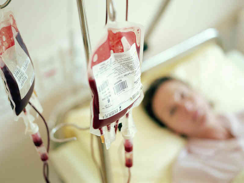 Biến máu nhóm A, B thành máu nhóm O: Tại sao đột phá này xứng đáng một Giải Nobel Y học?