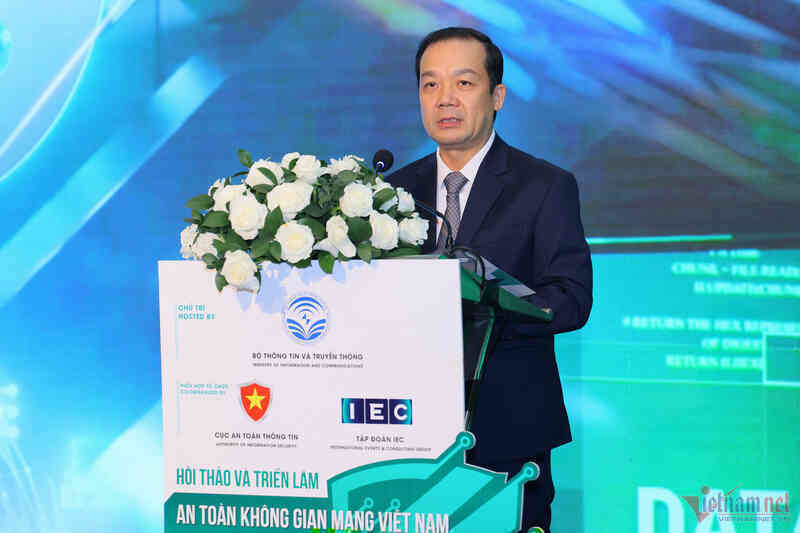 W-thu truong Pham Duc Long 01.jpg