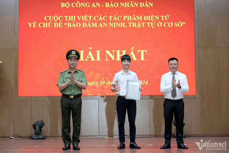 VietNamNet đạt giải Nhất cuộc thi viết đảm bảo an ninh, trật tự ở cơ sở