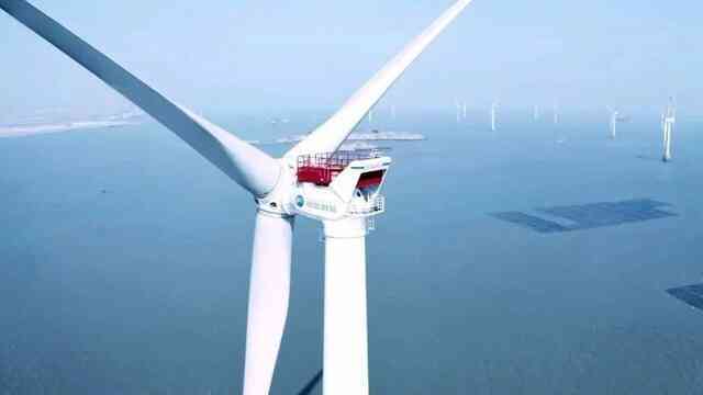Cánh tuabin gió lớn nhất thế giới được làm bằng vật liệu gì mà bền gấp 9 lần thép?
