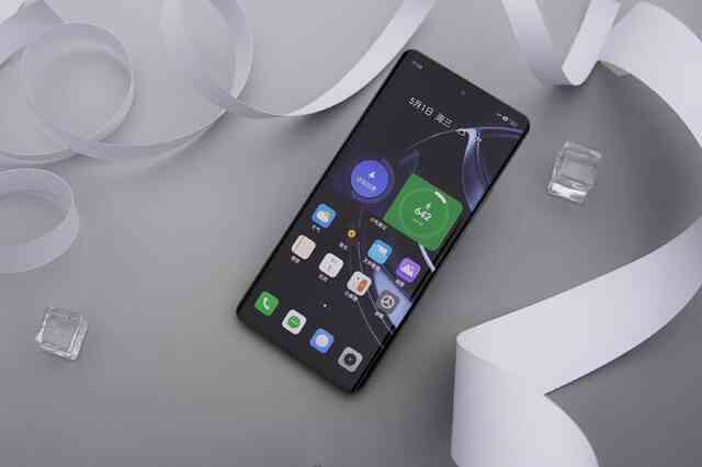 Ra mắt smartphone đối đầu Xiaomi Redmi Turbo 3: Chip Snapdragon 8s Gen 3 cực mạnh, sạc 120W, màn hình siêu sáng 6000 nits, giá từ 7,39 triệu đồng- Ảnh 2.