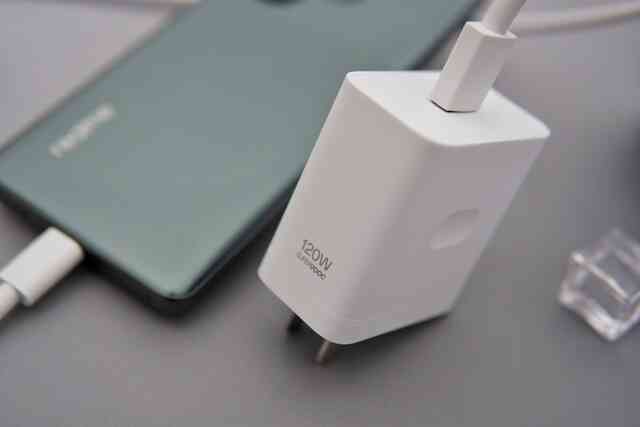 Ra mắt smartphone đối đầu Xiaomi Redmi Turbo 3: Chip Snapdragon 8s Gen 3 cực mạnh, sạc 120W, màn hình siêu sáng 6000 nits, giá từ 7,39 triệu đồng- Ảnh 4. Ra mắt smartphone đối đầu Xiaomi Redmi Turbo 3: Chip Snapdragon 8s Gen 3 cực mạnh, sạc 120W, màn hình siêu sáng 6000 nits, giá từ 7,39 triệu đồng- Ảnh 4.