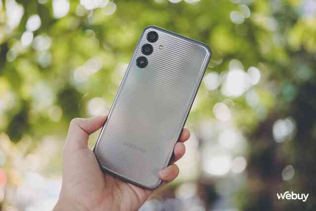 Smartphone 5G đáng mua nhất của Samsung: Thiết kế siêu bền bỉ, pin khủng 6000mAh, có tính năng bảo mật Knox, giá chỉ hơn 4 triệu đồng