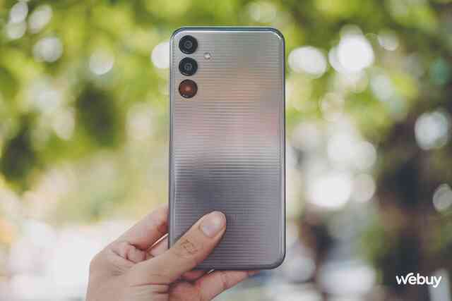 Smartphone 5G đáng mua nhất của Samsung: Thiết kế siêu bền bỉ, pin khủng 6000mAh, có tính năng bảo mật Knox, giá chỉ hơn 4 triệu đồng- Ảnh 33. Smartphone 5G đáng mua nhất của Samsung: Thiết kế siêu bền bỉ, pin khủng 6000mAh, có tính năng bảo mật Knox, giá chỉ hơn 4 triệu đồng- Ảnh 33.