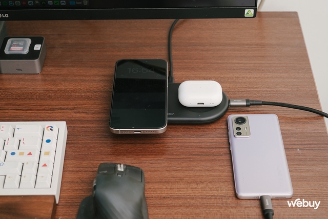 Đế sạc không dây cực xịn cho người dùng "hệ Táo": Thương hiệu có tiếng được Apple tin tưởng, 2 trong 1 nhưng lại sạc được tới 3 thiết bị cùng lúc- Ảnh 14. Đế sạc không dây cực xịn cho người dùng "hệ Táo": Thương hiệu có tiếng được Apple tin tưởng, 2 trong 1 nhưng lại sạc được tới 3 thiết bị cùng lúc- Ảnh 14.