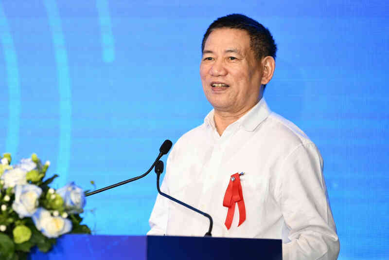 Kho để không, thanh lý xe chở tiền khi chuyển sang thanh toán không tiền mặt
