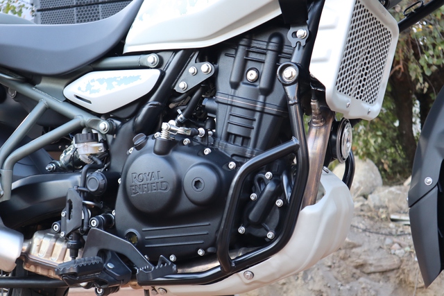 Royal Enfield Guerrilla 450: Sứ giả mới cho phân khúc nakedbike 450cc- Ảnh 7. Royal Enfield Guerrilla 450: Sứ giả mới cho phân khúc nakedbike 450cc- Ảnh 7.