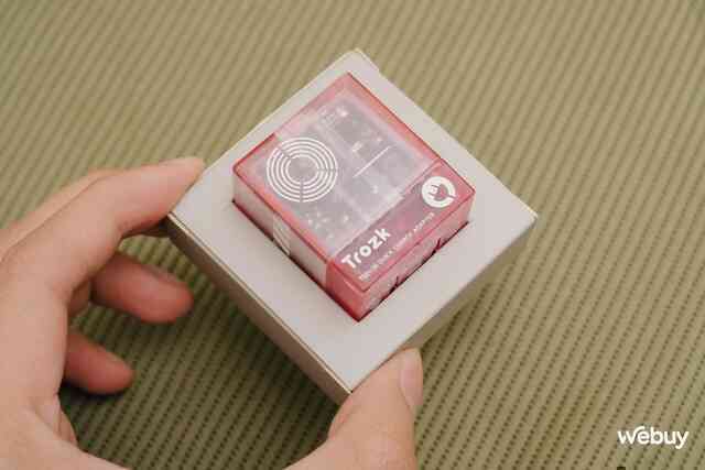 Sạc nhanh siêu gọn cho người dùng hệ Táo: Công suất tới 35W, thiết kế trong suốt nhiều màu sắc, sạc ngon lành cả MacBook Air mà giá chỉ hơn 300.000 đồng- Ảnh 13. Sạc nhanh siêu gọn cho người dùng hệ Táo: Công suất tới 35W, thiết kế trong suốt nhiều màu sắc, sạc ngon lành cả MacBook Air mà giá chỉ hơn 300.000 đồng- Ảnh 13.