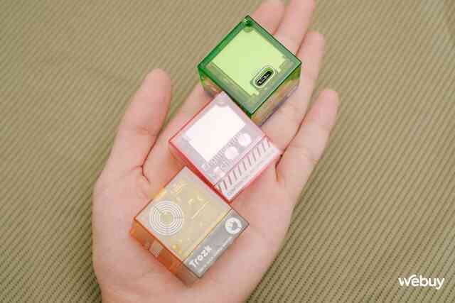 Sạc nhanh siêu gọn cho người dùng hệ Táo: Công suất tới 35W, thiết kế trong suốt nhiều màu sắc, sạc ngon lành cả MacBook Air mà giá chỉ hơn 300.000 đồng- Ảnh 4. Sạc nhanh siêu gọn cho người dùng hệ Táo: Công suất tới 35W, thiết kế trong suốt nhiều màu sắc, sạc ngon lành cả MacBook Air mà giá chỉ hơn 300.000 đồng- Ảnh 4.