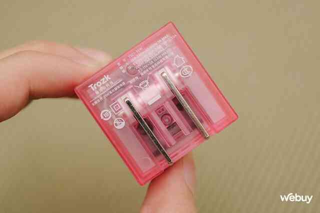 Sạc nhanh siêu gọn cho người dùng hệ Táo: Công suất tới 35W, thiết kế trong suốt nhiều màu sắc, sạc ngon lành cả MacBook Air mà giá chỉ hơn 300.000 đồng- Ảnh 7. Sạc nhanh siêu gọn cho người dùng hệ Táo: Công suất tới 35W, thiết kế trong suốt nhiều màu sắc, sạc ngon lành cả MacBook Air mà giá chỉ hơn 300.000 đồng- Ảnh 7.