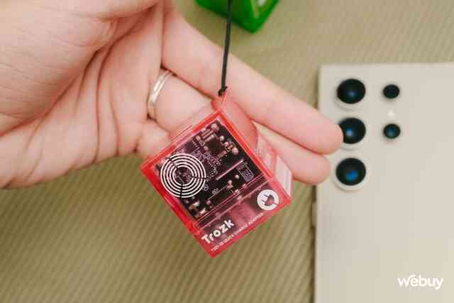 Sạc nhanh siêu gọn cho người dùng hệ Táo: Công suất tới 35W, thiết kế trong suốt nhiều màu sắc, sạc ngon lành cả MacBook Air mà giá chỉ hơn 300.000 đồng- Ảnh 9. Sạc nhanh siêu gọn cho người dùng hệ Táo: Công suất tới 35W, thiết kế trong suốt nhiều màu sắc, sạc ngon lành cả MacBook Air mà giá chỉ hơn 300.000 đồng- Ảnh 9.