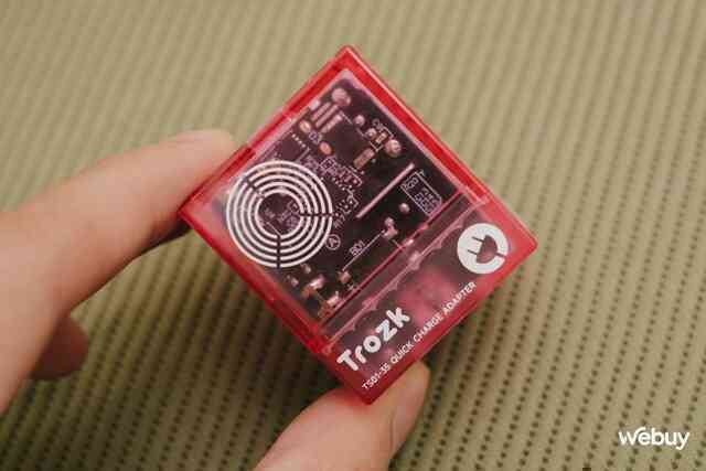 Sạc nhanh siêu gọn cho người dùng hệ Táo: Công suất tới 35W, thiết kế trong suốt nhiều màu sắc, sạc ngon lành cả MacBook Air mà giá chỉ hơn 300.000 đồng- Ảnh 10. Sạc nhanh siêu gọn cho người dùng hệ Táo: Công suất tới 35W, thiết kế trong suốt nhiều màu sắc, sạc ngon lành cả MacBook Air mà giá chỉ hơn 300.000 đồng- Ảnh 10.