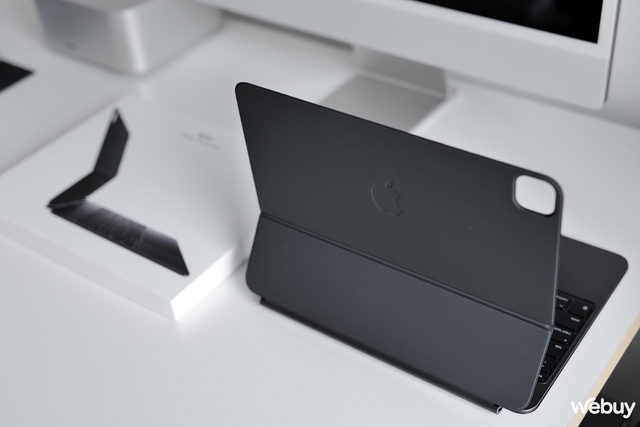 Mở hộp iPad Pro M4 13 inch chính hãng Việt Nam kèm Magic Keyboard và Apple Pencil Pro: Cả combo giá hơn 40 triệu liệu có đáng để nâng cấp?- Ảnh 17. Mở hộp iPad Pro M4 13 inch chính hãng Việt Nam kèm Magic Keyboard và Apple Pencil Pro: Cả combo giá hơn 40 triệu liệu có đáng để nâng cấp?- Ảnh 17.