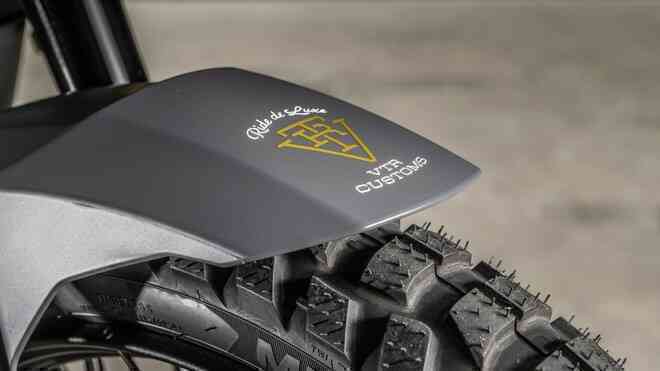 Sẽ như thế nào nếu BMW F 900 GS 2024 lột xác thành 'chiến binh enduro'?- Ảnh 6. Sẽ như thế nào nếu BMW F 900 GS 2024 lột xác thành 'chiến binh enduro'?- Ảnh 6.