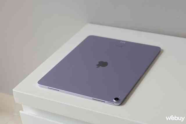 Mẫu iPad lần đầu tiên xuất hiện trên thế giới: Màn hình 13 inch, chip M2 cực mạnh mà giá chỉ từ 16,9 triệu đồng- Ảnh 6. Mẫu iPad lần đầu tiên xuất hiện trên thế giới: Màn hình 13 inch, chip M2 cực mạnh mà giá chỉ từ 16,9 triệu đồng- Ảnh 6.