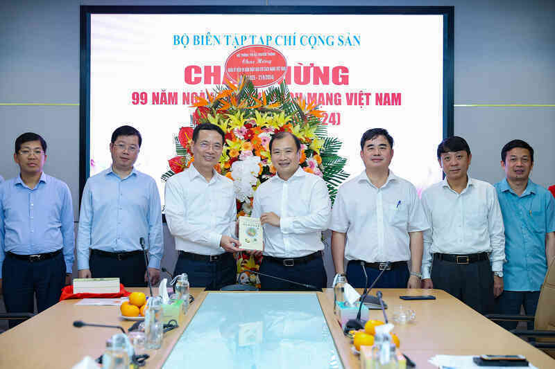 BT tham bao chi dai Tap chi CS 1jpg.jpg