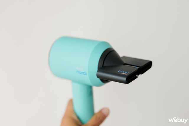 Trên tay máy sấy thông minh mới từ Dyson: Thêm cảm biến nhận diện khoảng cách đầu, tự tăng giảm nhiệt, tặng nhiều đầu sấy- Ảnh 12. Trên tay máy sấy thông minh mới từ Dyson: Thêm cảm biến nhận diện khoảng cách đầu, tự tăng giảm nhiệt, tặng nhiều đầu sấy- Ảnh 12.