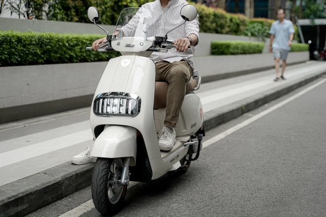 Lần đầu chuyển từ xe máy xăng sang xe điện: Có chút bỡ ngỡ, vài ngày mới quen, bất ngờ vì nhiều tính năng thông minh- Ảnh 3. Lần đầu chuyển từ xe máy xăng sang xe điện: Có chút bỡ ngỡ, vài ngày mới quen, bất ngờ vì nhiều tính năng thông minh- Ảnh 3.