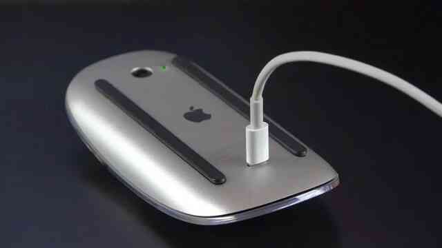 Được MKBHD yêu cầu đánh giá chuột Magic Mouse, CEO Apple Tim Cook đưa ra câu trả lời gây tranh cãi- Ảnh 2. Được MKBHD yêu cầu đánh giá chuột Magic Mouse, CEO Apple Tim Cook đưa ra câu trả lời gây tranh cãi- Ảnh 2.