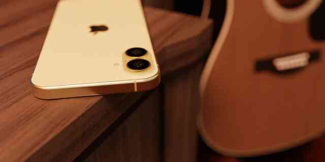 Mong chờ gì ở iPhone 16: Thiết kế kiểu mới, màn hình viền mỏng hơn, chip mạnh để dùng với AI?- Ảnh 4. Mong chờ gì ở iPhone 16: Thiết kế kiểu mới, màn hình viền mỏng hơn, chip mạnh để dùng với AI?- Ảnh 4.