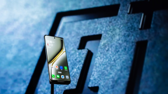 Cận cảnh smartphone chip Snapdragon 8 Gen 3 mạnh ngang Galaxy S24 Ultra nhưng giá chỉ hơn 11 triệu đồng, lại còn có pin khủng 6100mAh- Ảnh 7. Cận cảnh smartphone chip Snapdragon 8 Gen 3 mạnh ngang Galaxy S24 Ultra nhưng giá chỉ hơn 11 triệu đồng, lại còn có pin khủng 6100mAh- Ảnh 7.