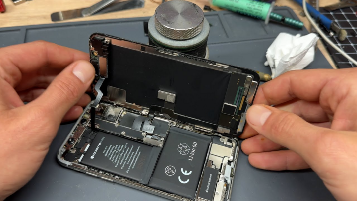Apple tuyên bố iPhone cũ giữ giá tốt hơn điện thoại Android- Ảnh 2. Apple tuyên bố iPhone cũ giữ giá tốt hơn điện thoại Android- Ảnh 2.