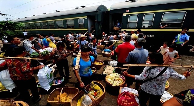 Chuyến tàu đặc biệt nhất ở Trung Quốc: Không cần mua vé vẫn có thể trực tiếp lên tàu!- Ảnh 4. Chuyến tàu đặc biệt nhất ở Trung Quốc: Không cần mua vé vẫn có thể trực tiếp lên tàu!- Ảnh 4.