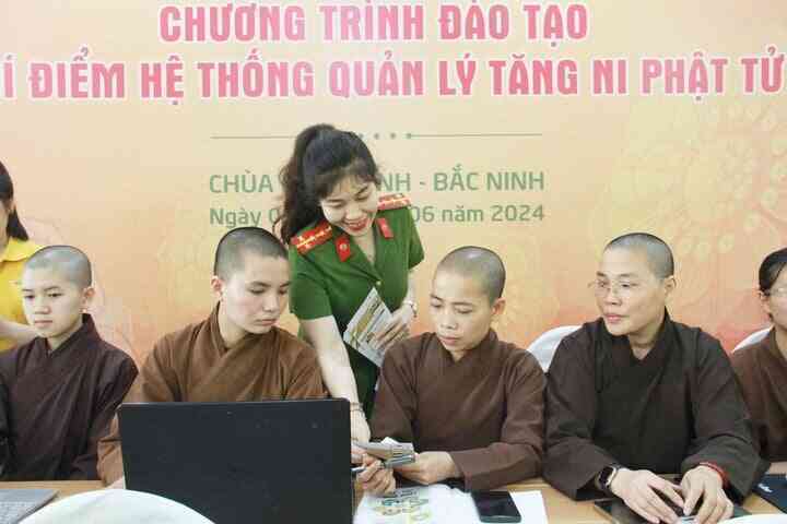 Bộ Công an sẽ triển khai ứng dụng 'Cúng dường trực tuyến' tới chùa trên cả nước- Ảnh 2. Bộ Công an sẽ triển khai ứng dụng 'Cúng dường trực tuyến' tới chùa trên cả nước- Ảnh 2.
